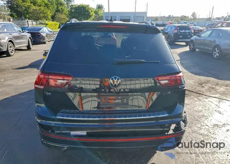 2024 Volkswagen Tiguan Se R-Line Black z USA, uszkodzony, nr VIN 3VVCB7AX2RM060157